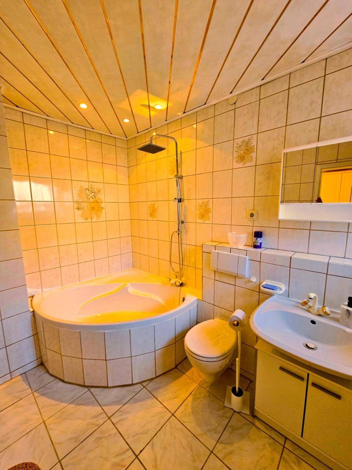 B&R Ferienhaus In Der Naehe Des Flughafens Norimberga Esterno foto